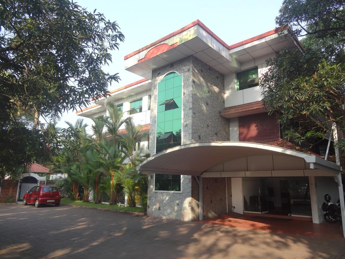 Hotel Mithila Eramalloor Dış mekan fotoğraf