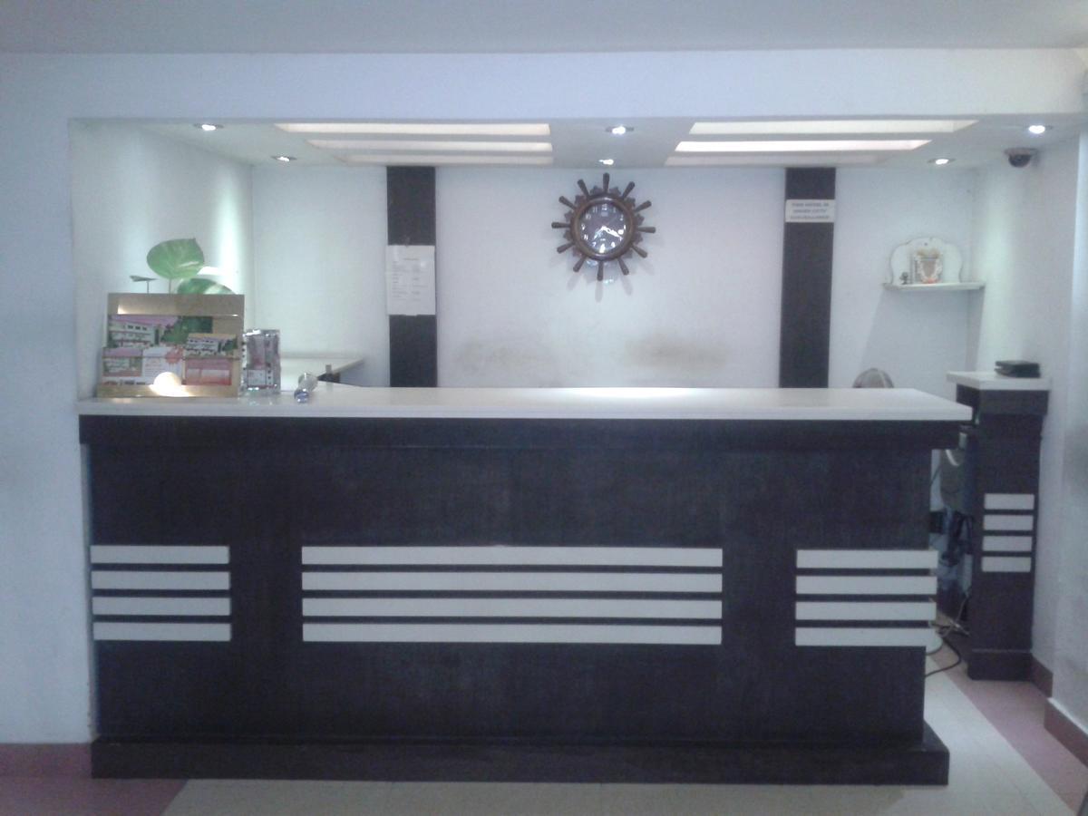 Hotel Mithila Eramalloor Dış mekan fotoğraf