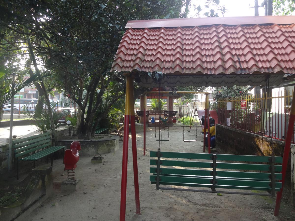 Hotel Mithila Eramalloor Dış mekan fotoğraf